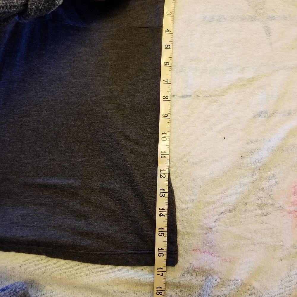 Simple Grey Top - Picture 6 of 8